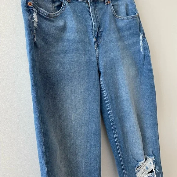 🌼 H&M Divided Jeans 🌼 - Picture 2 of 7